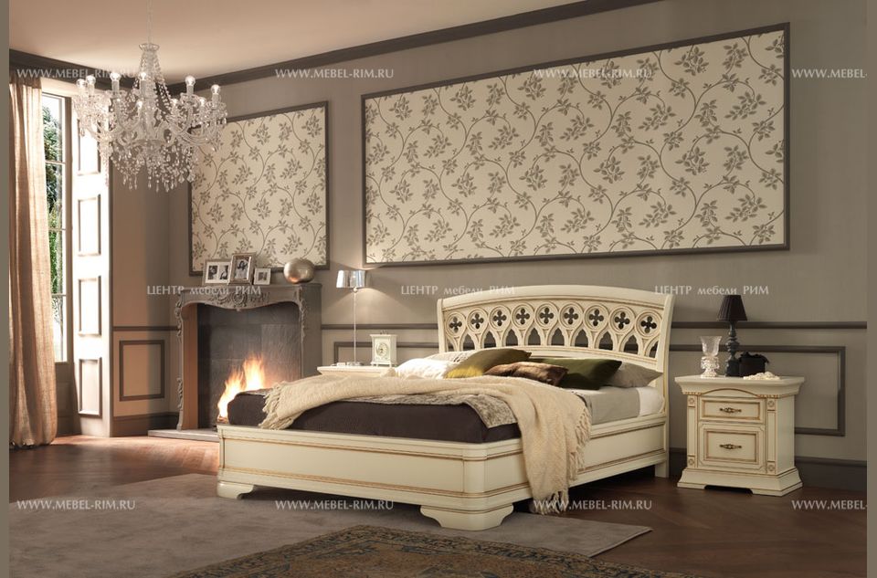 Итальянская кровать с резным изголовьем без изножья Palazzo Ducale laccato prata