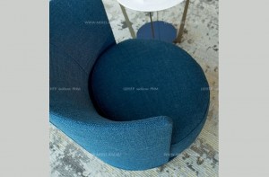 Дизайнерское круглое в плане кресло Jammin Large в синей обивке из ткани. Alberta Salotti, Италия