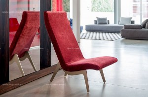 Дизайнерское кресло красное Fender без подлокотников и на бронзовых ножках. Alberta Salotti, Италия