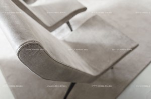 Дизайнерские кресла Fender в нубуке без подлокотников, на металлических ножках. Alberta Salotti, Италия