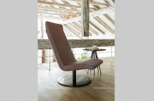 Дизайнерское вращающееся кресло без подлокотников Fender в тканевой обивке. Alberta Salotti, Италия