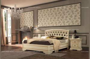 Итальянская кровать с резным изголовьем без изножья Palazzo Ducale laccato prata