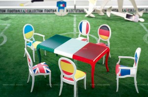 Стол со стеклянной столешницей Flag, футбольный дизайн, производство Италия
