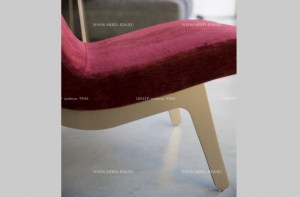 Дизайнерское кресло красное Fender без подлокотников и на бронзовых ножках. Alberta Salotti, Италия