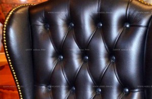 Итальянское вращающееся кресло для кабинета Lord в чёрной коже (фрагмент спинки), Bamax
