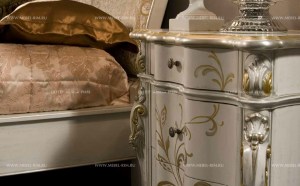 Классическая прикроватная тумбочка Versailles, элементы декора. Фабрика BTC International, Италия