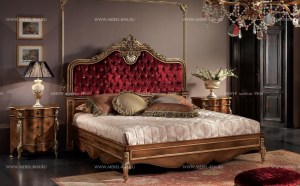 Классические прикроватные тумбочки Versailles с кроватью. Фабрика BTC International, Италия
