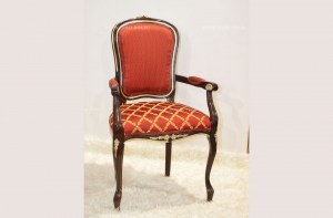 Классический стул-кресло Arcadia в обивке бородово-красного цвета, Италия