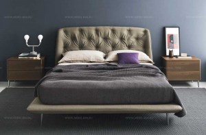 Итальянская кровать Hampton, Calligaris в обивке с мягким изголовьем. Фото 05