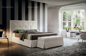 Современная  итальянская кровать Adrian FELIS