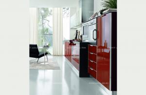 stosa-cucine-2-walls-kitchen-brillant-011-bordeaux-glass-and-white-glass-with-flower-decor-italy_01.jpg
