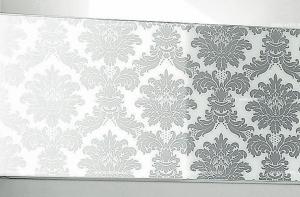 stosa-cucine-2-walls-kitchen-brillant-011-bordeaux-glass-and-white-glass-with-flower-decor-italy_06.jpg