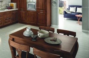 Кухонный стул S14 деревянный с мягким сиденьем в интерьере. Stosa Cucine, Италия